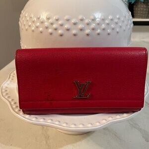 Louis Vuitton Rubis Taurillon Leather Capucines Wallet